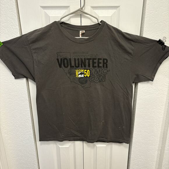 50th Comic-con volunteer shirt - Picture 1 of 8